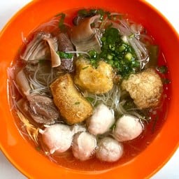 ก๋วยเตี๋ยวหมูตุ๋น+ลูกชิ้น