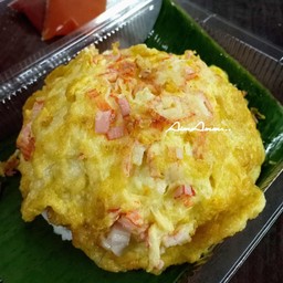 ข้าวไข่เจียวใส่ไส้กรอก ปูอัด