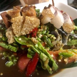 ตำถั่วหมูกรอบ
