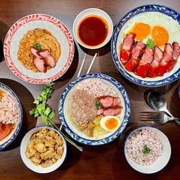 ลายมังกร ก๋วยเตี๋ยวต้มยำ หาด9ฤดู