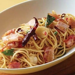 P27.สปาเก็ตตี้ผัดพริกแห้ง แองโชวี่ เบค่อน