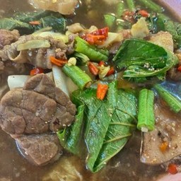 แกงอ่อมเครื่องในเนื้อ