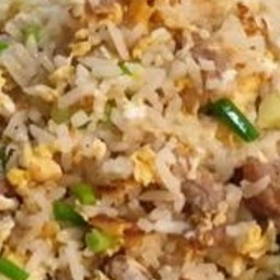 ข้าวผัดเนื้อวัว