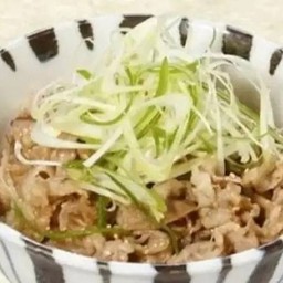 Beef-Solt Pepper-Don-250g ข้าวหน้าเนื้อผัดเกลือพริกไทย 塩カルビ丼250