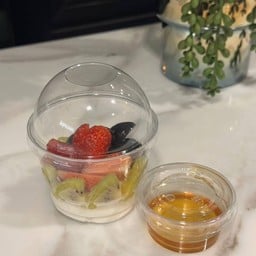 เซ็ต S กรีกโยเกิร์ต 70g พร้อมผลไม้ 2 อย่าง