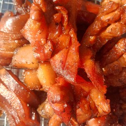 หน้ากากหมูย่าง