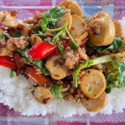 รวมกะเพรา + ฟรีไข่ by ร้านค้ำคูณ