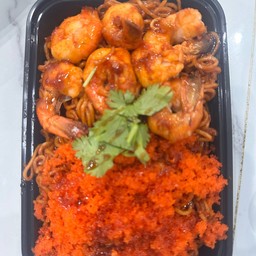 มาม่่าผัดซอสกระเพรา กุ้ง+ไข่กุ้ง