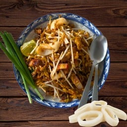 ผัดไท ปลาหมึก