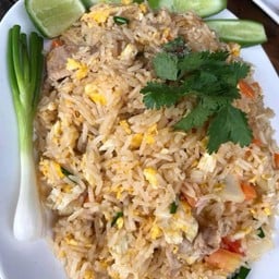 ข้าวผัดหมู (จานใหญ่)