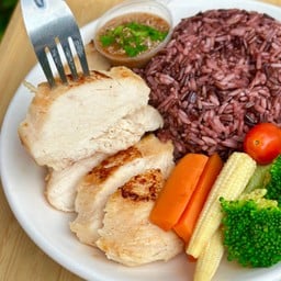 อกไก่ย่างน้ำจิ้มแจ่ว