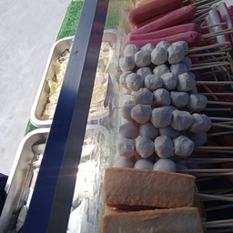 ร้านลูกชิ้นอุบลยืนกิน สาขา9