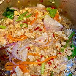 ยำวุ้นเส้นไก่สับ