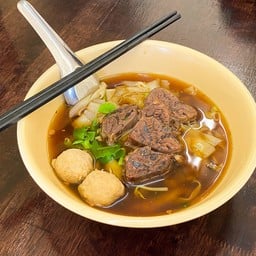 ก๋วยเตี๋ยวเนื้อตุ๋น-เป็ดพะโล้โคราชา ฮาลาล Trang
