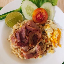 ข้าวผัดเบคอน