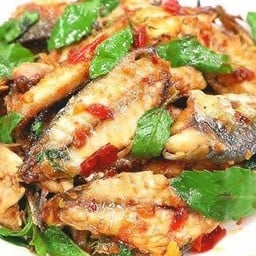 กับ/กะเพราปลาทู