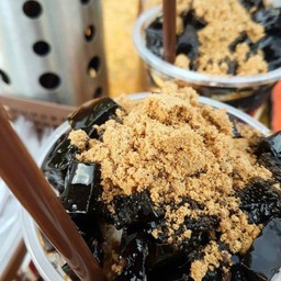 เฉาก๊วยนมสดชาไทย