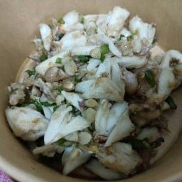ปูก้อนพริกขี้หนูสด กะเพรา ข้าวผัด (ร้านรักคุณ รามอินทรา39) รามอินทรา 39 แยก 9