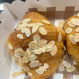 ครัวซองต์อัลมอนด์