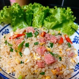 ข้าวผัดแหนม