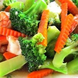 กับ/ผัดผักรวมมิตร ( ไม่ใส่เนื้อสัตว์ )