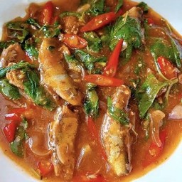 กับ/กะเพราปลากระป๋อง