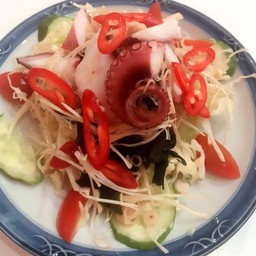 ยำปลาหมึก