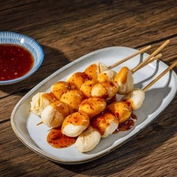 [อร่อยซ่ากับโค้ก] ลูกชิ้นปิ้งโบราณ +  โค้ก ออริจินัล (ขวด) 