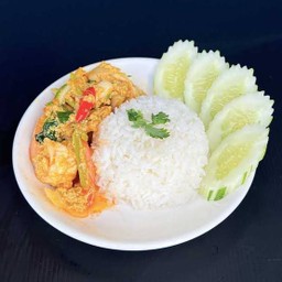 ข้าวราดผัดผงกะหรี่กุ้ง