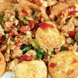 กับ/กะเพราเต้าหู้ไข่หมูสับ