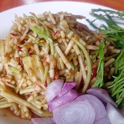 ตำมะม่วงใส่ปลาแห้ง