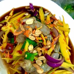 ตำมะม่วงปูปลาร้ากุ้งสด