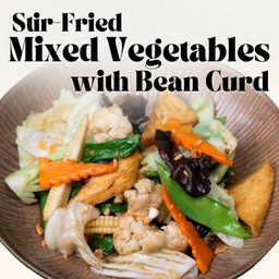 ผัดผักรวมกับเต้าหู้