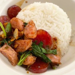ข้าวกะเพรา แหนมกุนเชียง