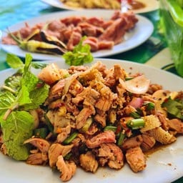 น้ำตกเนื้อย่าง