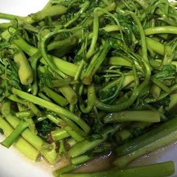 กับ/ผัดยอดกระเฉดน้ำมันหอย