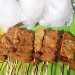 ร้านหมูปิ้งตัวเล็ก เสรีไทย 91