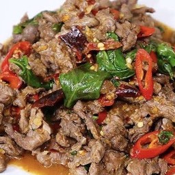 กับ/กะเพราเนื้อชิ้น