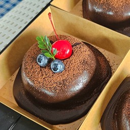 เค้กช้อคโกแลต ราดช้อคโกแลตลาวา