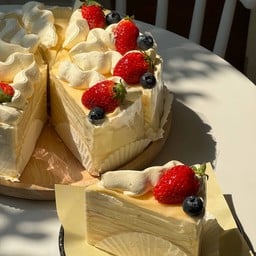 เครปเค้กสตรอว์เบอร์รี่+ซอสสตรอว์เบอร์รี่