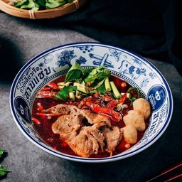 ก๋วยเตี๋ยวเรือหม่าล่าพ่นไฟ