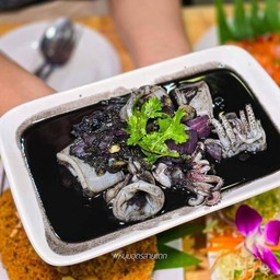 หมึกผัดน้ำดำ