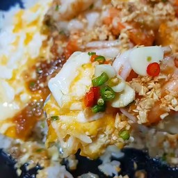 ไข่ขยี้กุ้งกระเทียม