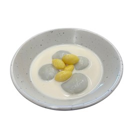 C3 บัวลอยไส้งาดำนมสดแปะก๊วย