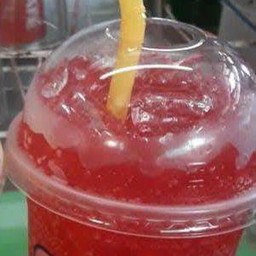 น้ำแดงโซดา