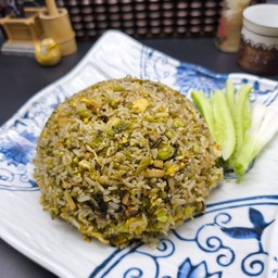 ข้าวผัดผักกาดดอง  酸菜炒饭