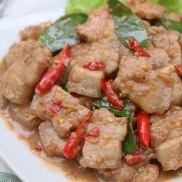 สามชั้นผัดกะปิ