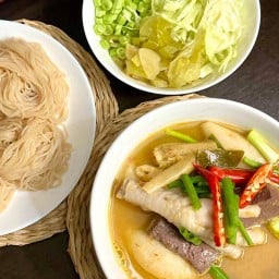 ขนมจีนแม่เล็ก ลาดพร้าว 87
