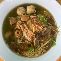 โกหย่อน ข้าวขาหมู ก๋วยเตี๋ยวเนื้อตุ๋น หมูตุ๋น