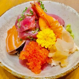 ข้าวหน้าปลาดิบรวม